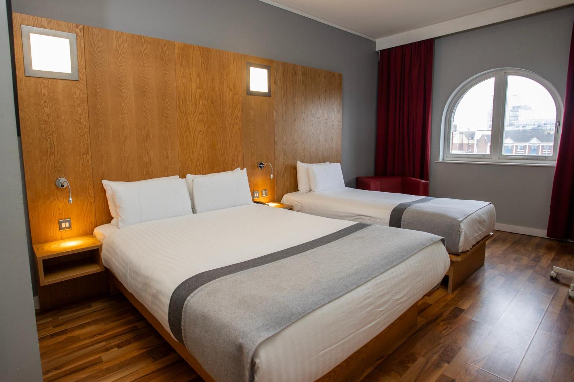 Ramada By Wyndham Belfast Hotel Szoba fotó