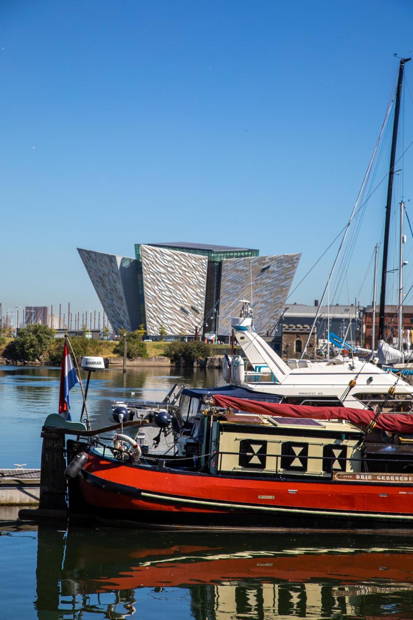Ramada By Wyndham Belfast Hotel Kültér fotó
