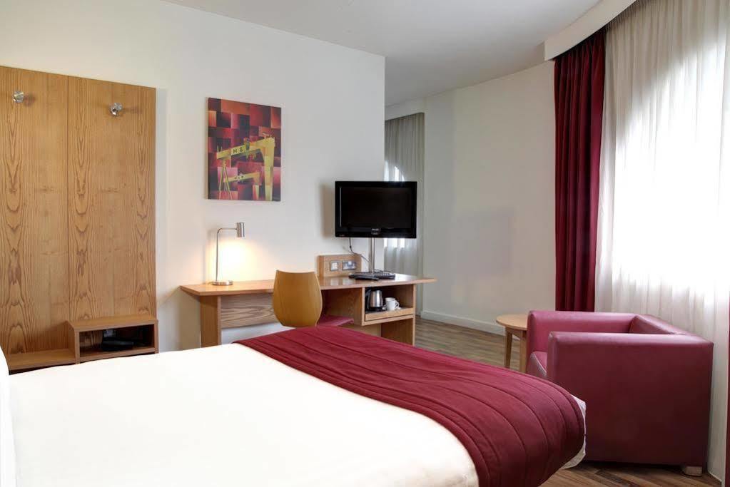 Ramada By Wyndham Belfast Hotel Kültér fotó