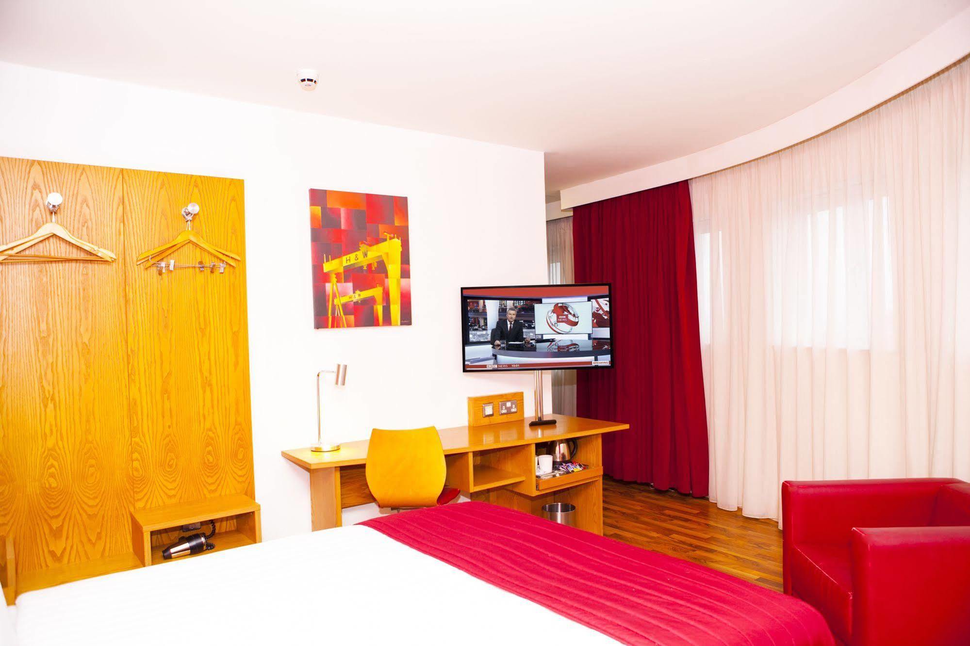 Ramada By Wyndham Belfast Hotel Kültér fotó