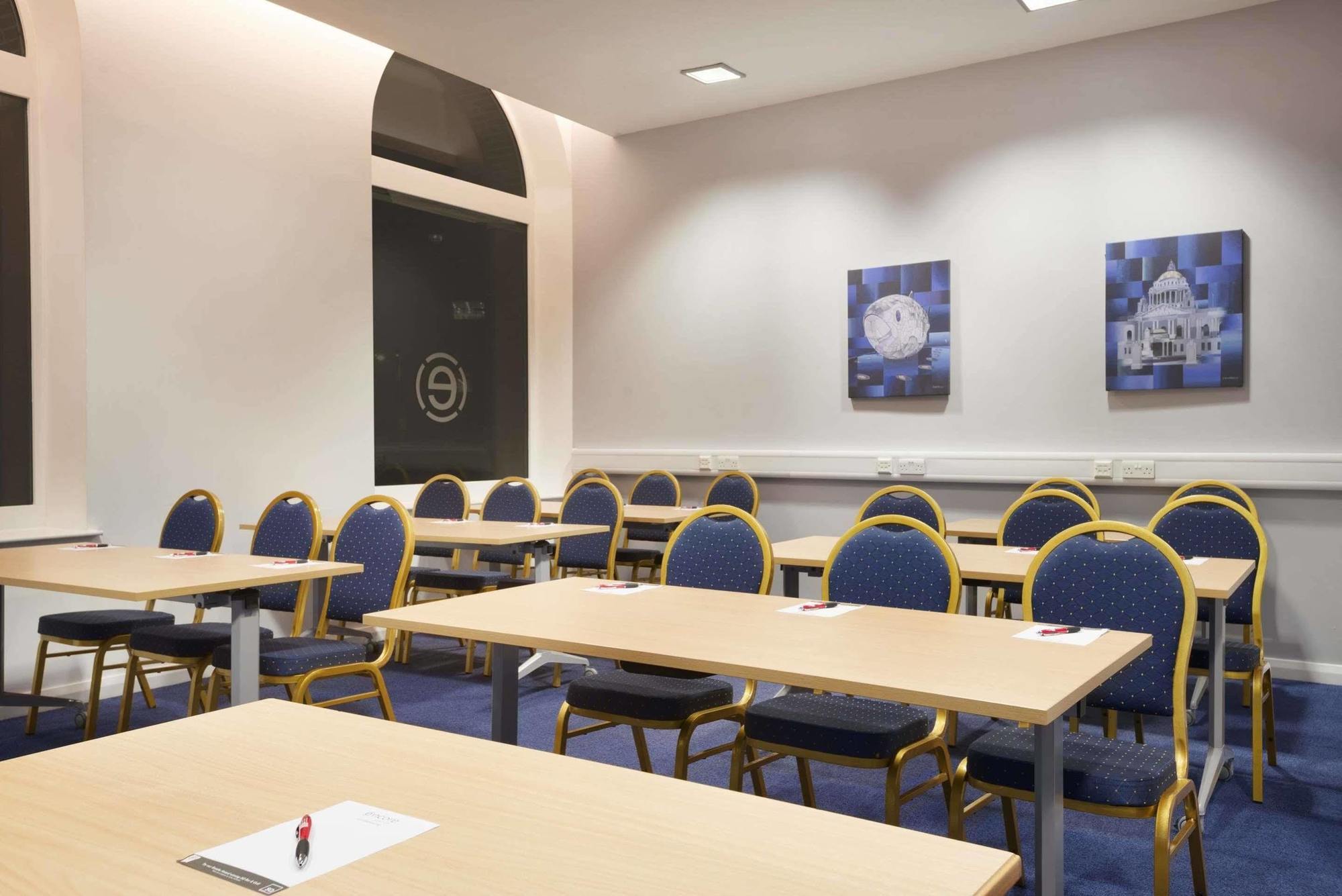 Ramada By Wyndham Belfast Hotel Kültér fotó